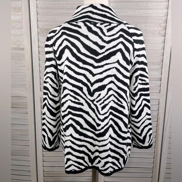 UNIFORM JPR Snap Front High Neck Cardigan Zebra Print-Large - Picture 2 of 2